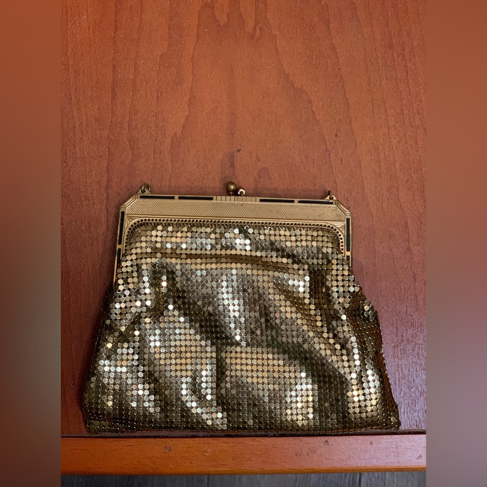 Whiting & Davis Mesh Bags Elegant Medal Gold Clutch Bag - Picture 3 of 6